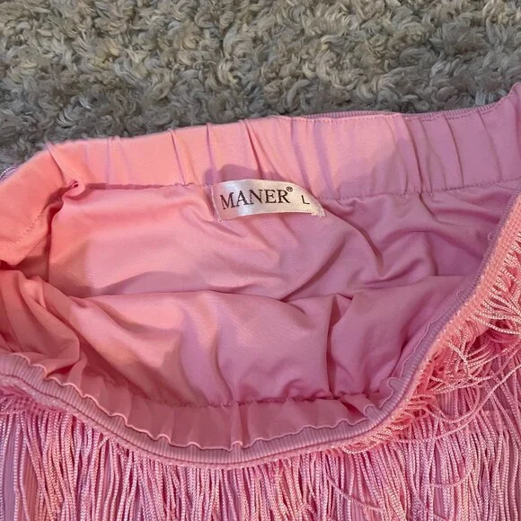 💖 Barbiecore fringe skirt moment 💖 - Picture 6 of 8